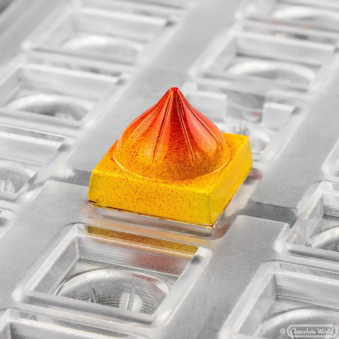 Bonbonvorm Chocolate World Koepel (24x) 26x26x23,5mm**