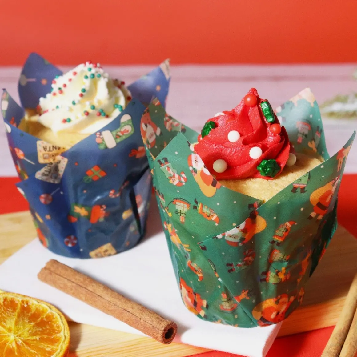PME Muffin Cups Kerstman 24st